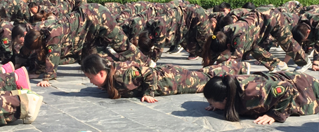 一人犯錯(cuò)全體受罰，這就是團(tuán)隊(duì)精神！